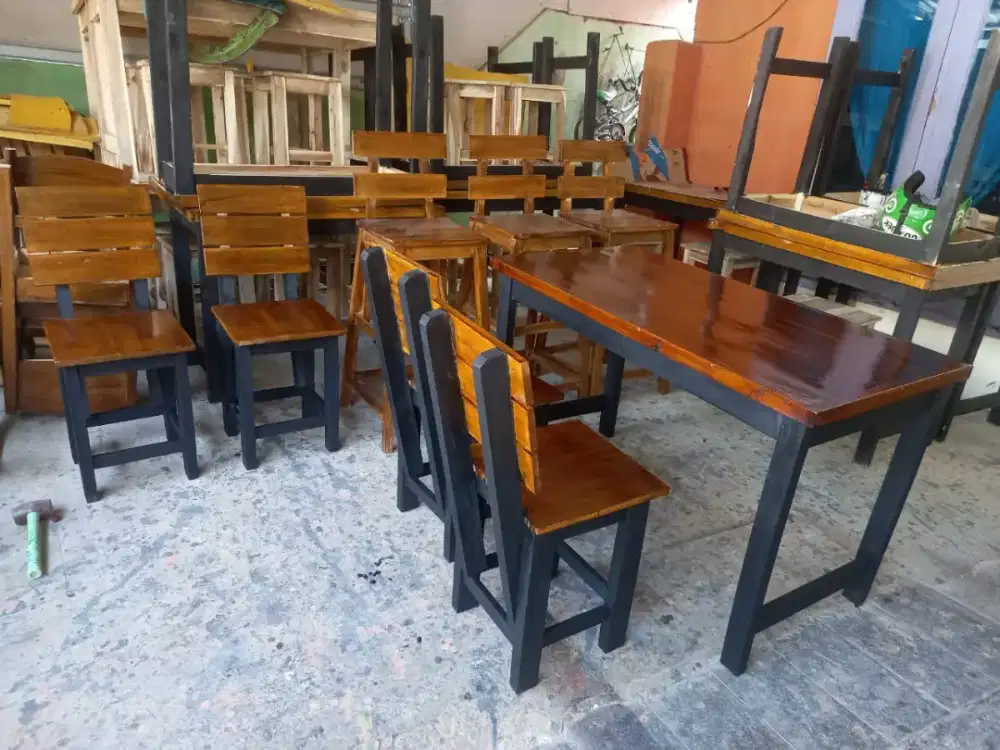 Meja kursi makan Cafe dan resto, bisa untuk keperluan usaha
