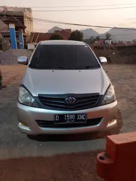 Kijang innova diesel E 2,5 MT
