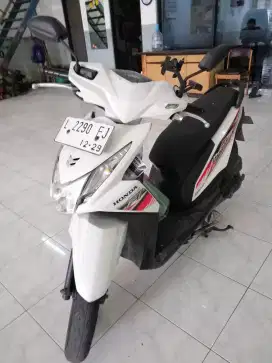 HONDA BEAT FI 2014 PUTIH
