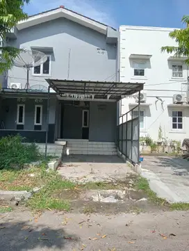Rumah Strategis  Rumah Bagus di Cluster Meadow Green Lippo Cikara