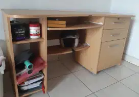 Meja kerja/belajar merk Pro Design