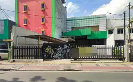 Disewakan Gedung/Gudang di pinggir jalan Pondok Bambu Duren Sawit