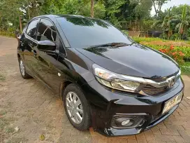 Honda Brio E A/T 2023/22 Tgn 1 Pakaian Sendiri Istimewa Bagus
