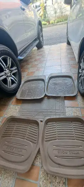 Karpet mobil 2 row tebal asli