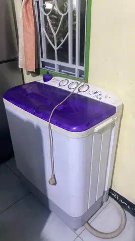 Mesin cuci dua tabung