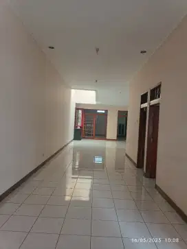 DISEWAKAN RUMAH KEMBAR UNTUK RUMAH TINGGAL/KANTOR