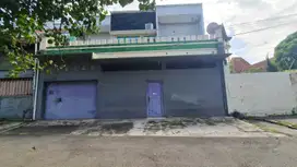 Rumah strategis hitung tanah di pinggir jalan ahmad yani jebres solo
