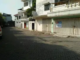 LIE1 Disewakan Ruko Sentra Tropodo, 2 lantai, luas 109 m²