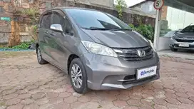DP Rendah  7JT Honda Freed 1.5 E Bensin-AT 2012 Abu