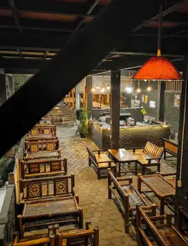 Disewakan ruang usaha ex cafe di dekat ambarukmo plaza