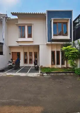 RUMH DALAM CLUSTER SIAP HUNI DI KEBAGUSAN DEKAT RAGUNAN JAKSEL