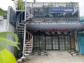 DISEWAKAN / DIJUAL RUKO 3 LANTAI DI JALAN UTAMA RIYANTO SUMAMPIR