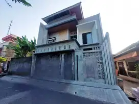Rumah 2 Lantai Mewah Baru Modern di Jajar Laweyan Solo Kota