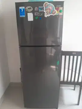 Kulkas 2 pintu sharp
