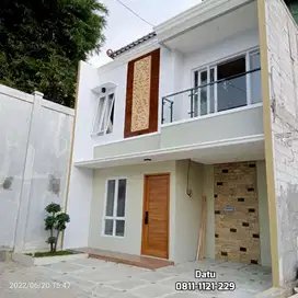 Rumah 2 Lantai Tugu Cimanggis Depok Gaya Bali Lokasi Pinggir Jalan