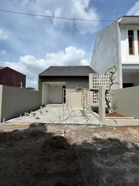RUMAH BARU MODERN - FULL FURNISHED DALAM PERUMAHAN DI PURWOMARTANI