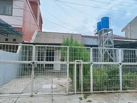 Rumah lama satu lantai disewakan murah di Lebak Bulus Jaksel