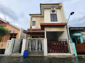Rumah Apik 2lt Dekat Hotel Alana