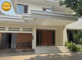 Disewakan Rumah Di Jalan Utama Pondok Indah Jakarta Selatan STD613