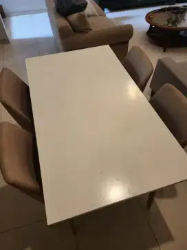 MEJA MAKAN 4 SEATER INFORMA