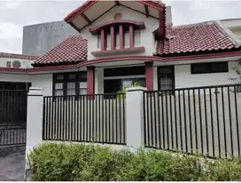 DISEWAKAN RUMAH DEKAT LRT DI RAFFLES HILLS CIBUBUR