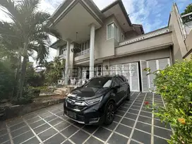 RUMAH MEWAH + SWIMMING POOL SIAP HUNI LOKASI BAGUS DAN STRATEGIS