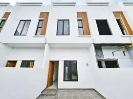 Rumah bagus 2 lantai di Jual di Harapan Indah, bekasi