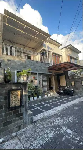 VILLA 3 LANTAI Di Kawasan Elit Nusa Dua Bali Special Full Furnish.