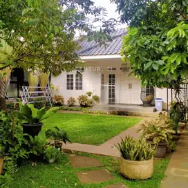 Dijual Rumah Hitung Tanah Lokasi Premium  Di Kemang Utara