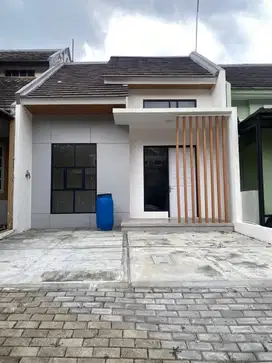 Dijual Cepat Rumah Kota Wisata Siap Huni 2 lantai bagus Rapih