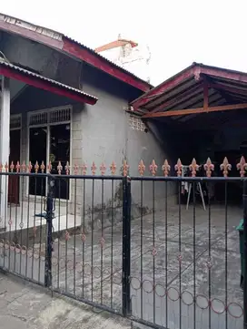Dijual Tanah isi bangunan rumah dikawasan Jalan Akasia