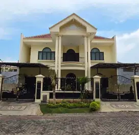 Villa royal pakuwon city, butuh cepat laku