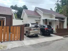 Dijual Rumah Mewah Seyegan Sleman Jogja bisa parkir 2 mobil