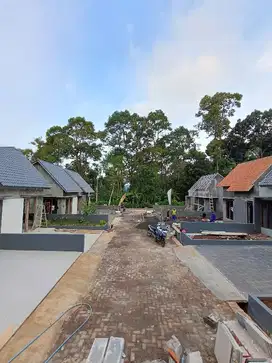 RUMAH BARU CLUSTER SIAP HUNI DEKAT UNNES GUNUGPATI