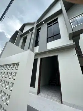 Rumah siap huni 2 lantai dkt ke poros pettarani kampus UNM