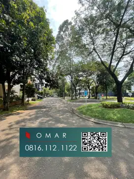 Depan taman lingkungan asri discovery bintaro luas 135 siap huni