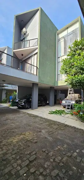 Dijual Rumah Taman Sari 2 Jakarta Selatan