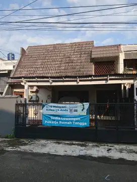 Disewakan Rumah strategis di bintaro jaya sektor 2 dekat pasar lama