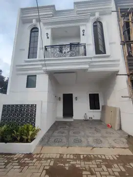 Jual Rumah di Jagakarsa Jakarta selatan Town House Mewah di Jagakarsa