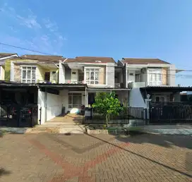 Rumah 2 Lantai SHM Bukit Cimanggu Depan Fasum