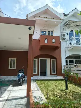 Disewakan Rumah Cluster Meadow Green Lippo Cikarang