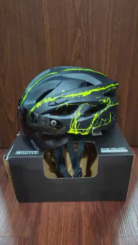 Helm sepeda merk ori RMB dengan windshield
