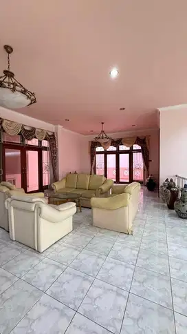 JUAL RUMAH 2 LANTAI FULL FURNISH MEWAH DI VILLA BUKIT INDAH