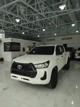 HILUX DOUBLE CABIN 4X4