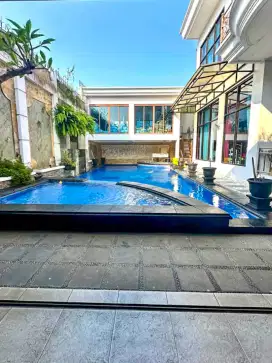 Rumah Mewah 2 Lt Kolam Renang Gym Biliard Dekat Kampus Undip Semarang