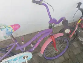 Sepeda anak perempuan