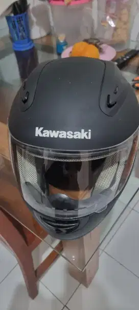 Helm ninja hitam