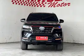 Toyota Fortuner VRZ VNT TRD AT 2021 Hitam