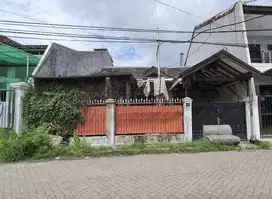 Jual rumah hitung tanah lebak indah surabaya row jalan 3 mobil