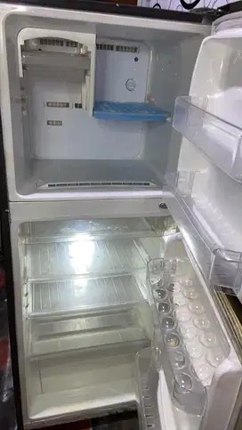 Kulkas 2 pintu Samsung seken normal